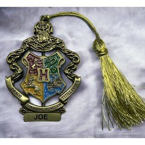 Harry Potter Keychain Hogwarts Crest Universal Studios "Joe" Spinning